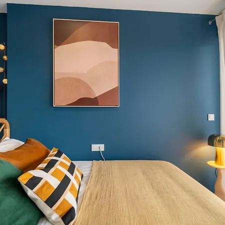 Gran Canet 2br! Walk To Beach, Sea View, Sauna & Gym *