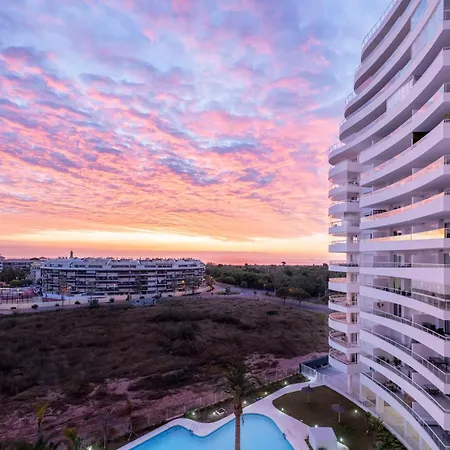 Апартаменты Gran Canet 2br! Walk To Beach, Sea View, Sauna & Gym *